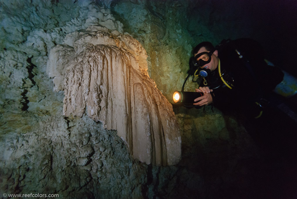 El Brinco Cave, Bahia de Cochinos, Cuba;  1/60 sec at f / 4,5, 10 mm